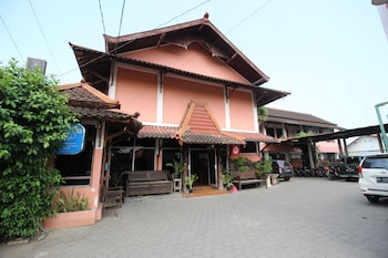 reddoorz mantrijeron 2