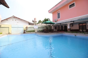 reddoorz mantrijeron 2