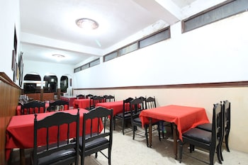 reddoorz mantrijeron 2