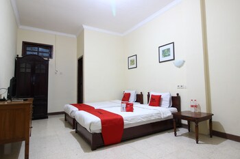 reddoorz mantrijeron 2