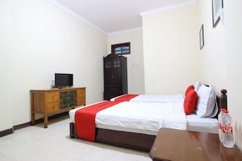 reddoorz mantrijeron 2