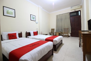 reddoorz mantrijeron 2