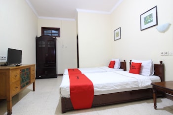 reddoorz mantrijeron 2