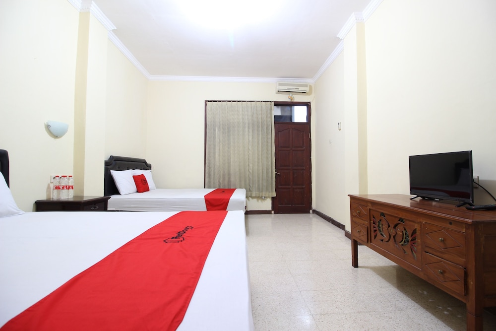 reddoorz mantrijeron 2