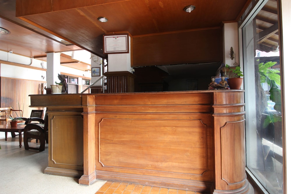 reddoorz mantrijeron 2