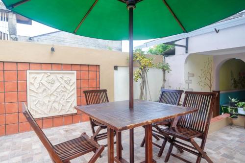 reddoorz mantrijeron 2