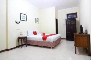 reddoorz mantrijeron 2