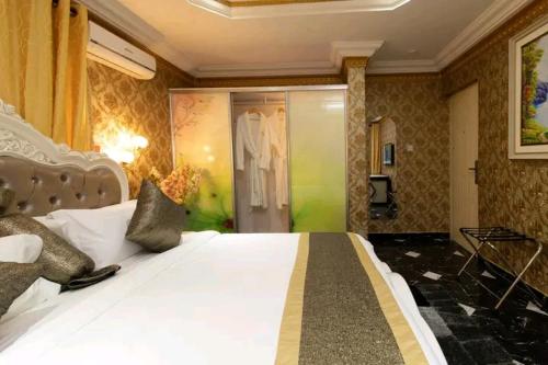 ag hotels and suites