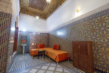 riad dar iline