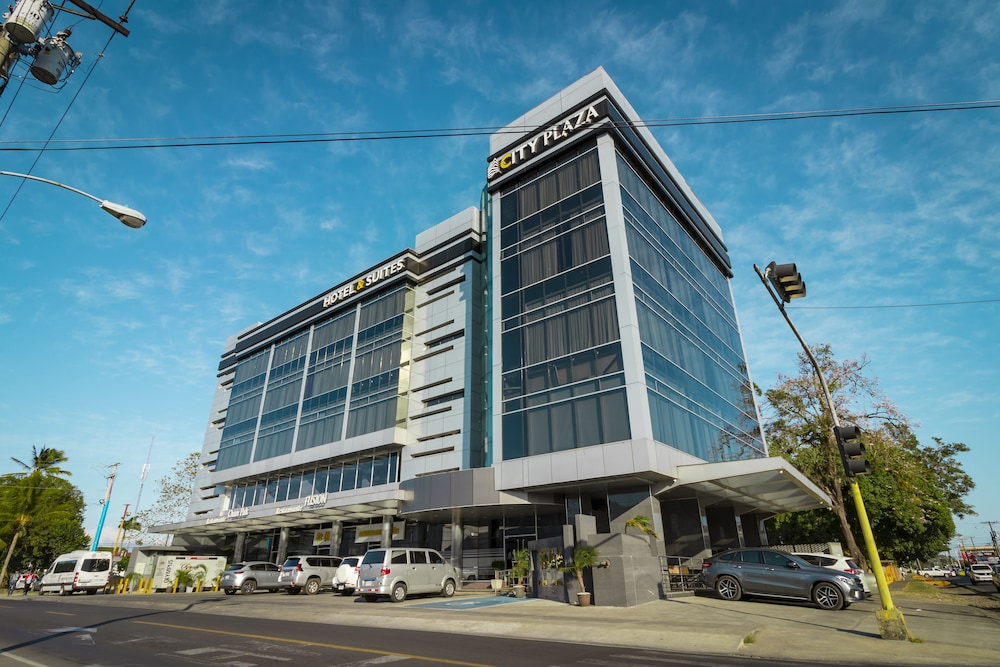 city plaza hotel and suites