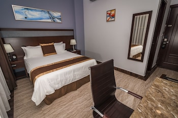 city plaza hotel and suites