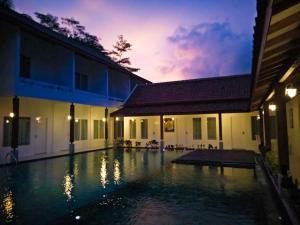 sinom borobudur hotel