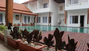 sinom borobudur hotel