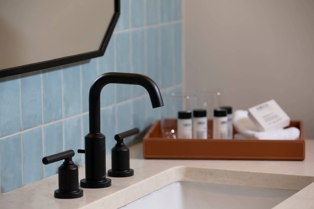 merriweather lakehouse autograph collection