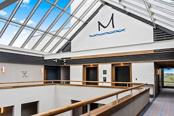 merriweather lakehouse autograph collection