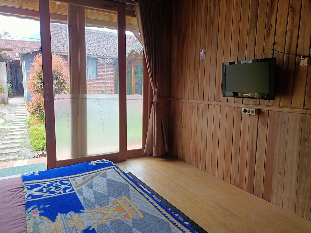adk papandayan homestay and tour