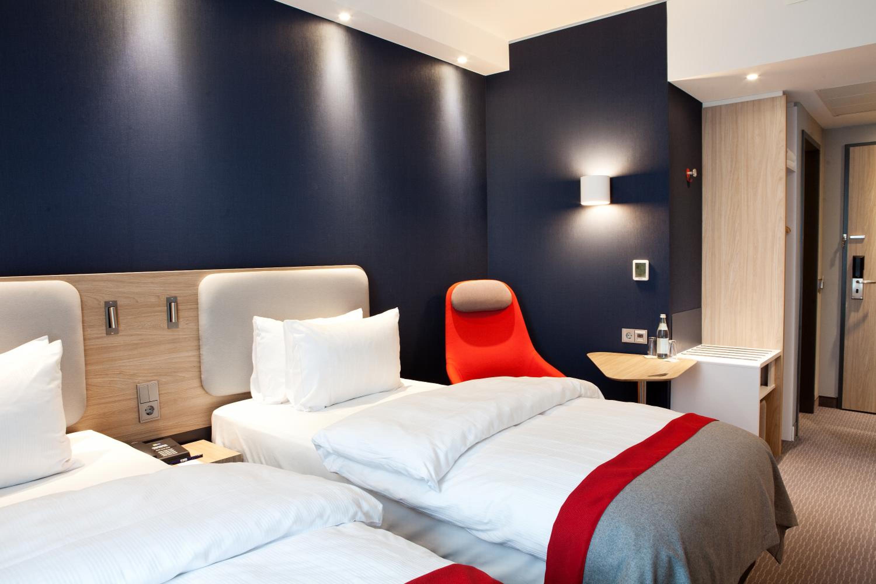 holiday inn express oberhausen an ihg hotel