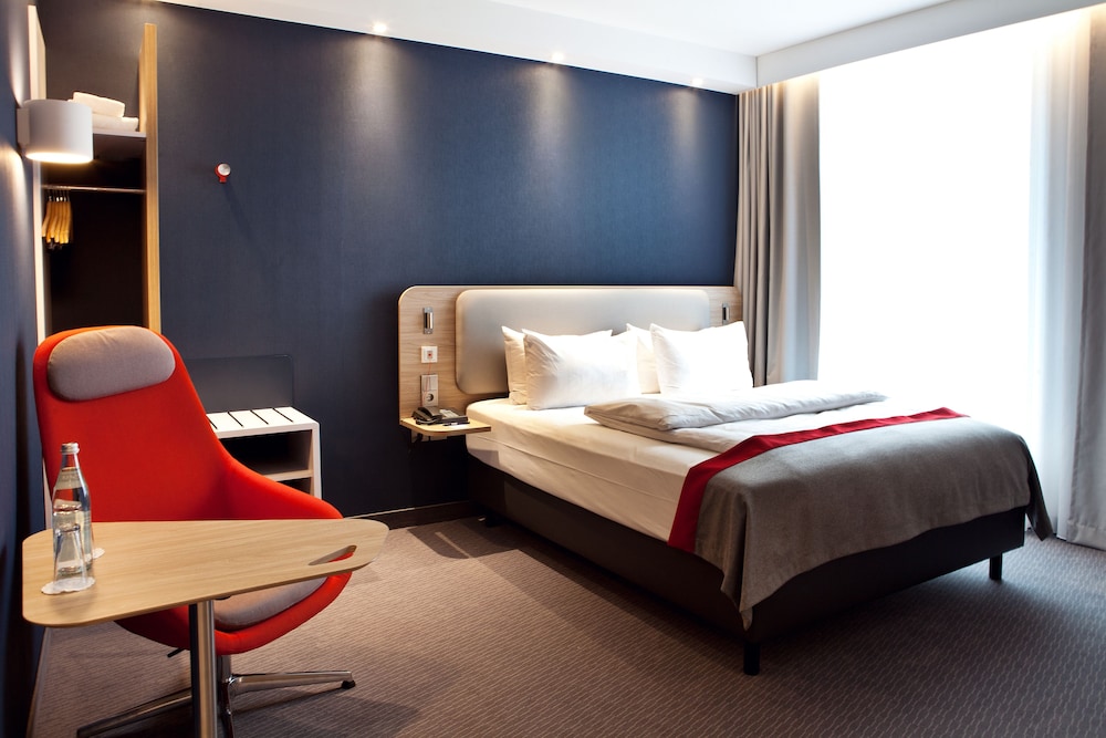 holiday inn express oberhausen an ihg hotel