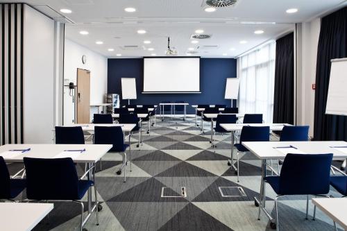 holiday inn express oberhausen an ihg hotel