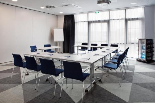 holiday inn express oberhausen an ihg hotel