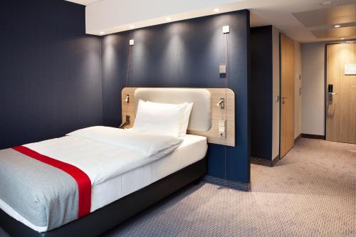holiday inn express oberhausen an ihg hotel