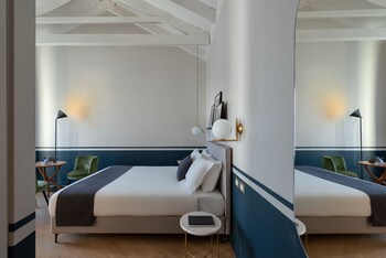 velvet grey boutique hotel