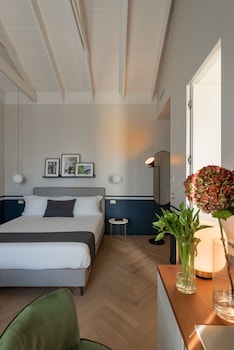 velvet grey boutique hotel