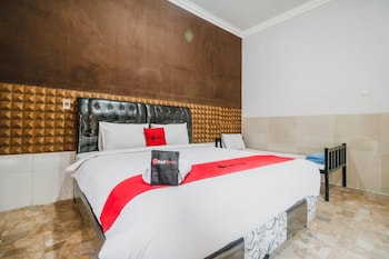 reddoorz near millennium ict center medan