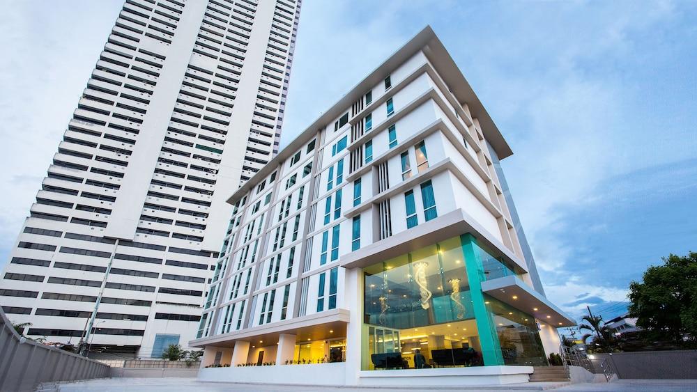B2 Hat Yai Premier Hotel,Songkhla>>Hat Yai,3 star
