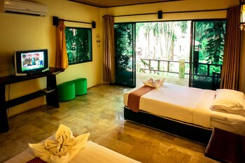 the hub erawan resort