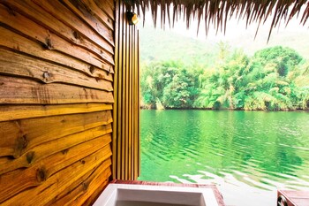 the hub erawan resort