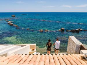 re dionisio luxury suites