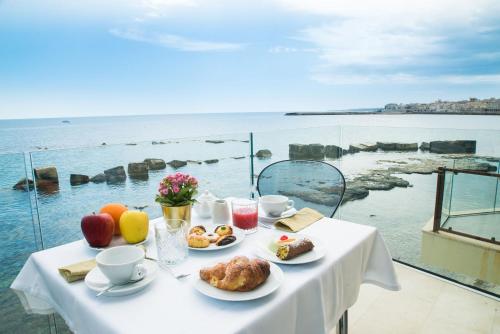 re dionisio luxury suites