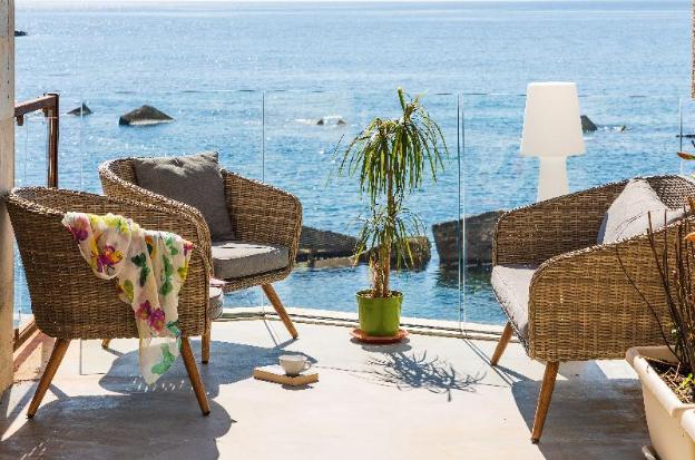 re dionisio luxury suites