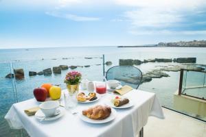 re dionisio luxury suites