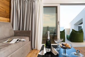 re dionisio luxury suites