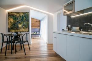 re dionisio luxury suites