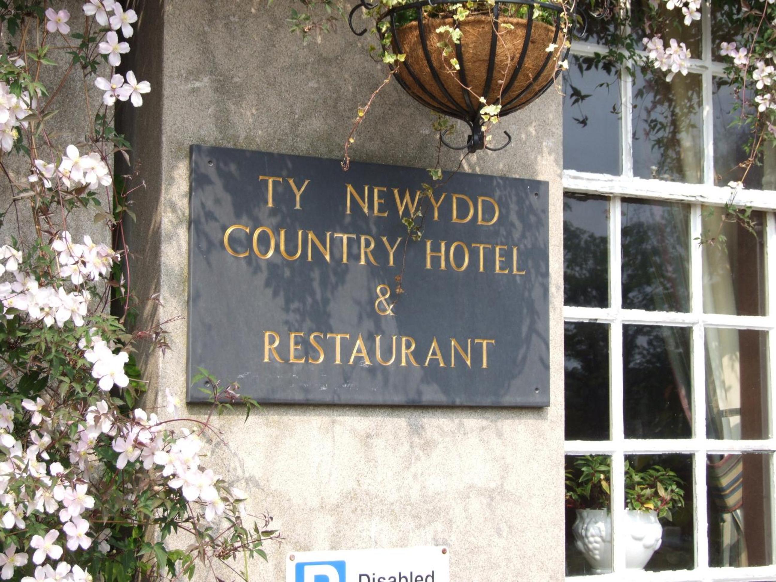 ty newydd country hotel