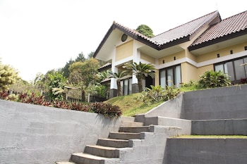 aldeoz ciater cikole villa subang