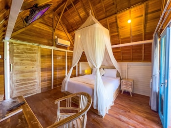 sunset hill penida resort