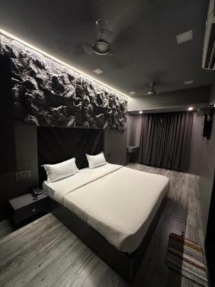 Hotel Voxton,Hotel Voxton, Ramdev Park Rd, Shivar Garden, Mira Road, Thane,3 star