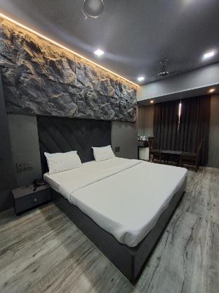 Hotel Voxton,Hotel Voxton, Ramdev Park Rd, Shivar Garden, Mira Road, Thane,3 star