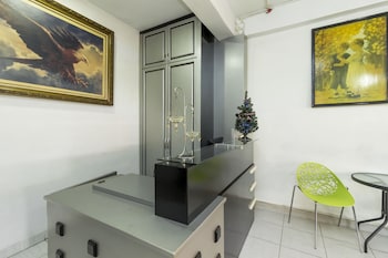 reddoorz near gajah mada plaza 2