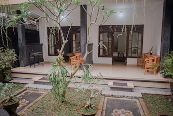 artha dewata home stay