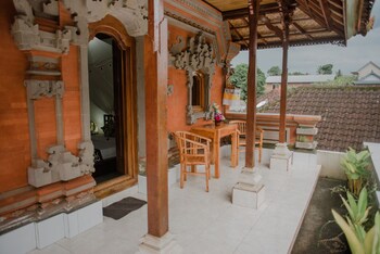 artha dewata home stay