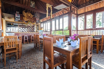 the garuda hotel and restaurant