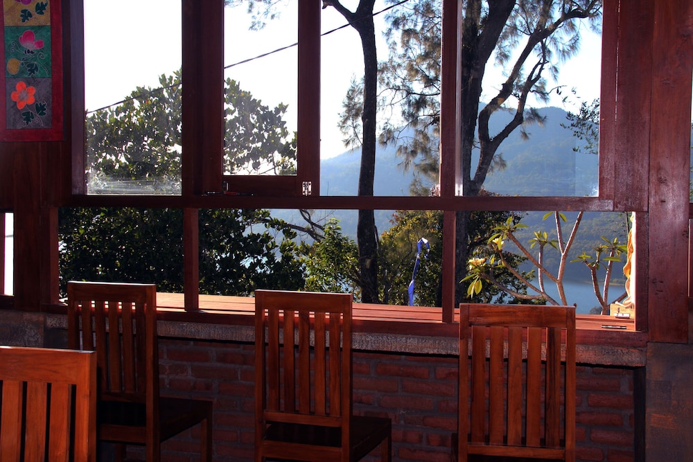 the garuda hotel and restaurant