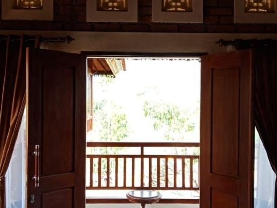 the garuda hotel and restaurant
