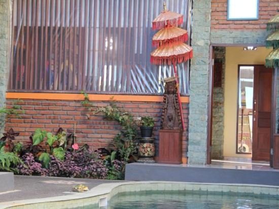 the garuda hotel and restaurant
