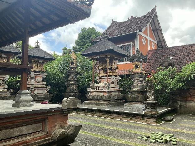 suryadina guest house